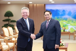 Vietnam wants to restore international travel with China: PM Chinh