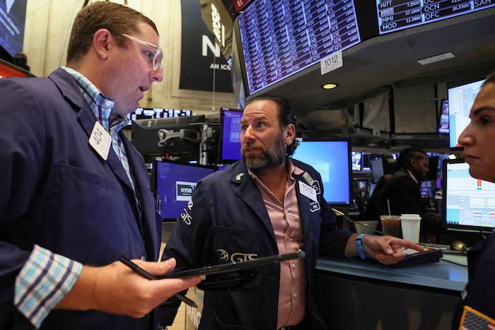 Dow Jones tăng hơn 300 điểm, Phố Wall khởi sắc | Vietstock