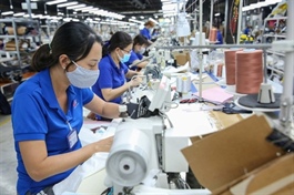 Garment exports slump in first quarter