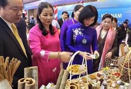 Hanoi, Vientiane partnership to develop craft villages
