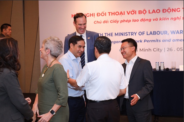EuroCham, MoLISA seek to simplify foreign work permit issuance | Vietstock