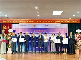 MoIT and Samsung Viet Nam start smart factory project