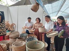 Hanoians enjoy shopping for OCOP products this week