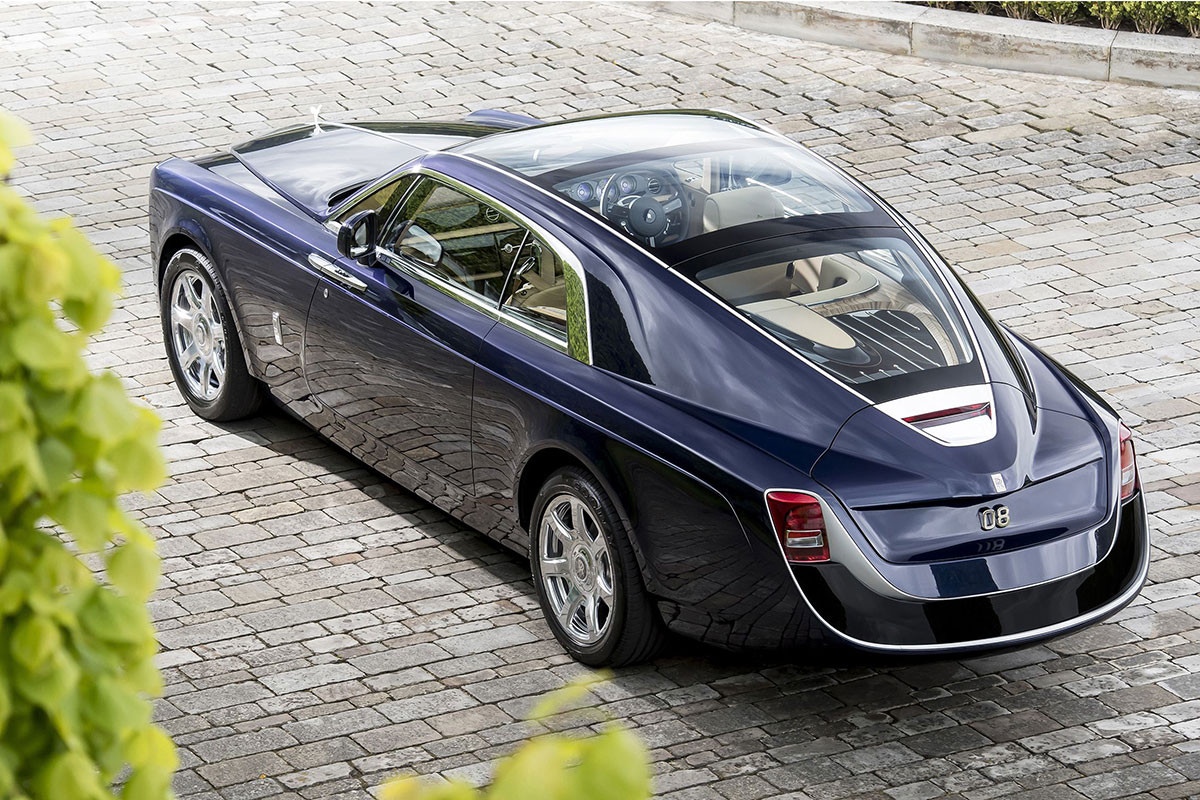 10 mẫu xe có giá bán đắt nhất thế giới: Rolls-Royce và Bugatti chiếm đa số