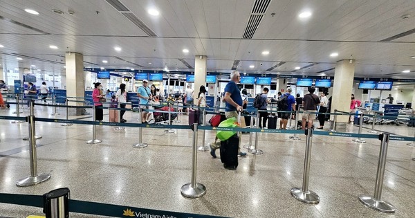 Hình ảnh khác lạ ở sân bay Tân Sơn Nhất ngày cuối kỳ nghỉ lễ 2-9 - Ảnh 11.