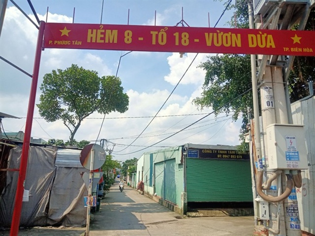 Làm cao tốc, một phường ở Biên Hoà lộ ra 700 căn nhà xây dựng không phép - Ảnh 1.