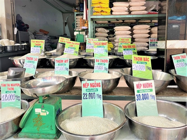 Giá gạo bán lẻ tăng theo giá gạo xuất khẩu. Ảnh: TÚ UYÊN
