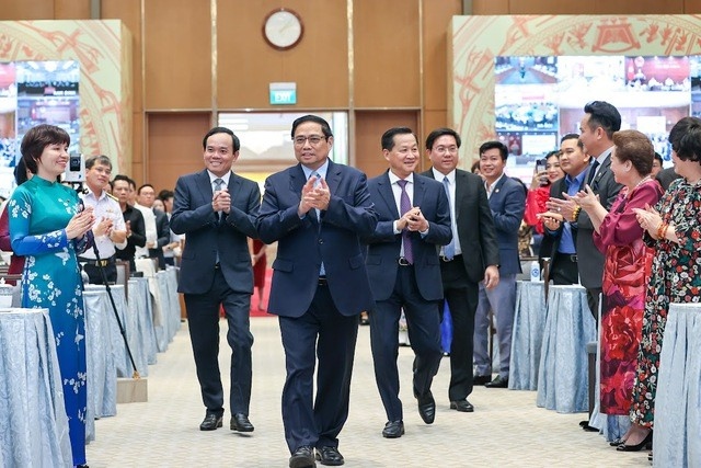 Thủ tướng Phạm Minh Chính gặp gỡ doanh nhân nhân ngày Doanh nhân Việt Nam 13-10. Ảnh: VGP