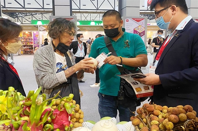 Khách hàng nước ngoài ngày càng đưa ra nhiều yêu cầu về trách nhiệm phát triển xanh và tiêu dùng xanh cho nhà xuất khẩu nông sản Việt Nam. Ảnh: QUANG HUY