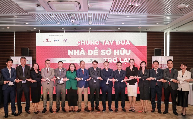 Nam Long ký kết hợp tác hệ thống 20 đại lý, sẵn sàng phân phối hơn 16,000 sản phẩm trong 3 năm tới