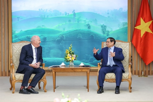 Thủ tướng Phạm Minh Chính gặp gỡ ông Guy Bradley, Chủ tịch Tập đoàn John Swire&amp;Sons hôm 24-10