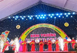 Festival to promote Van Phuc Craft Village kicks off in Hanoi