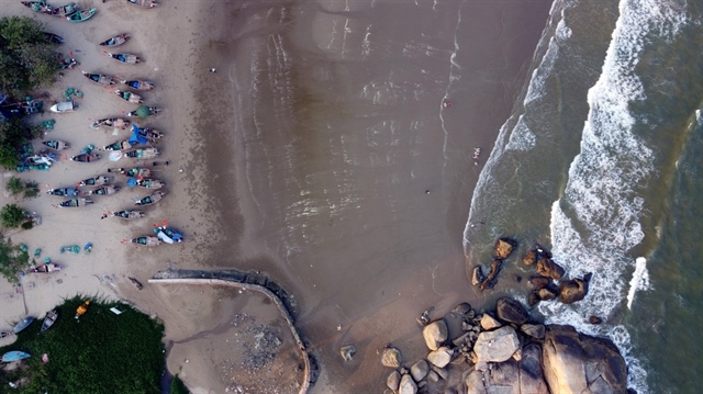 Hình ảnh bãi thuyển nhỏ ven biển Sầm Sơn.