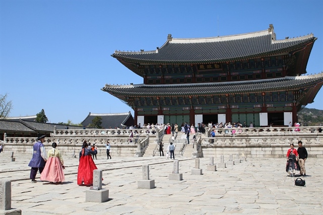 Gyeongbokgung là cung điện nổi tiếng tại TP Seoul của khách du lịch một mình. Ảnh: pixabay.