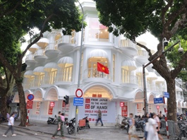 Uniqlo opens another store in downtown Hanoi