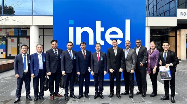 Đoàn công tác TP Đà Nẵng thăm và làm việc với Tập đoàn Intel. Ảnh: PV