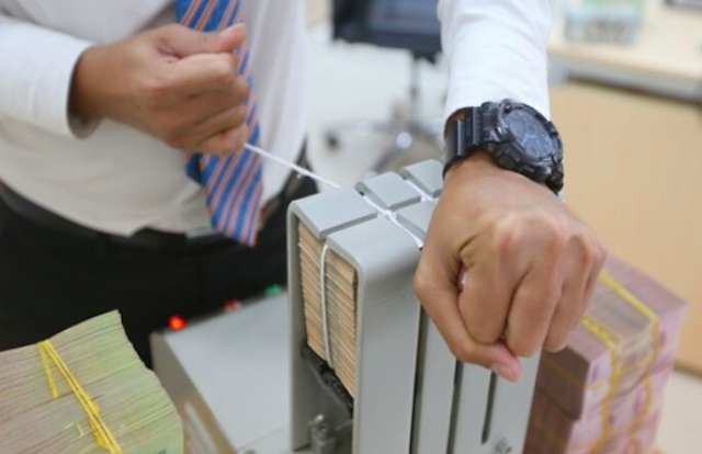 /2023/12/thao-tung-ngan-hang-757-1126489.htm