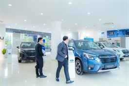 ​Auto distributors race to open showrooms in Vietnam