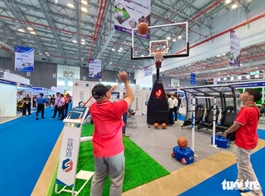 ​Hundreds of foreign exhibitors display most advanced equipment at Vietnam sport show