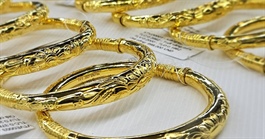 Giá vàng nhẫn, vàng trang sức "bốc hơi" cả triệu đồng
