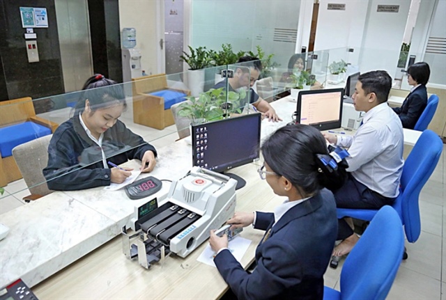 ​How does Vietnam manage foreign currencies?