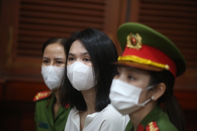 Người mẫu Ngọc Trinh lãnh án- Ảnh 1.