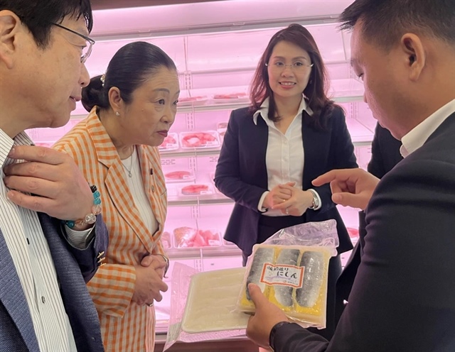 ​Japanese reconstruction minister seeks more outlets for Japan’s farm produce, seafood in Vietnam