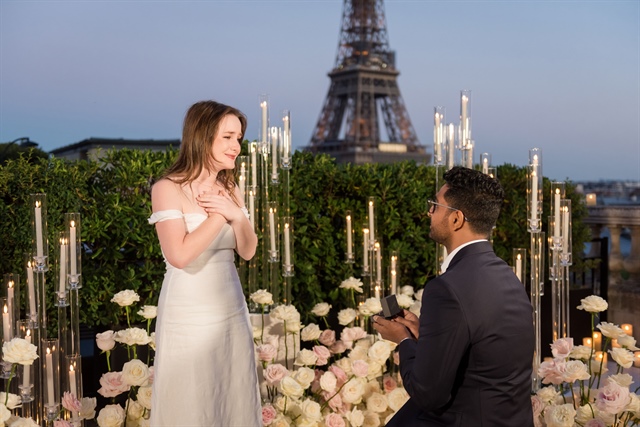 Paris đang trở thành điểm đến của những cuộc cầu hôn