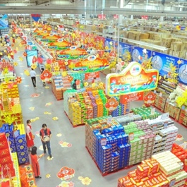 Supermarkets in Hanoi offer post-Tet promotions to boost demand