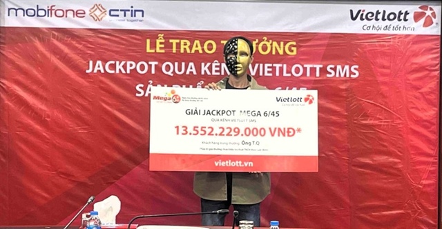 Anh T.Q. nhận giải Jackpot trị giá hơn 13,5 tỉ đồng.