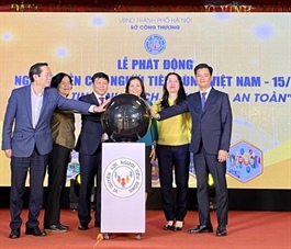 Hanoi promotes legal awareness and consumer rights protection initiatives
