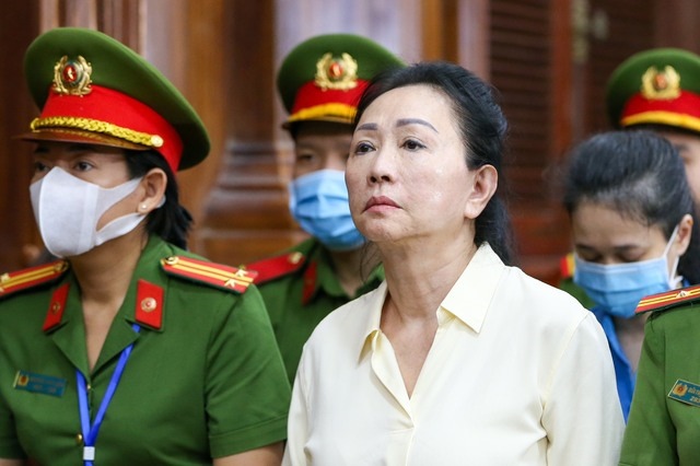 Xét xử vụ Vạn Thịnh Phát: Bà Trương Mỹ Lan đề nghị được khắc phục 1.650 tỉ cho chồng và cháu gái- Ảnh 1.