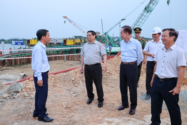 Thủ tướng khảo sát, dự lễ khởi công, khánh thành 4 dự án trọng điểm tại Thừa Thiên Huế- Ảnh 9.