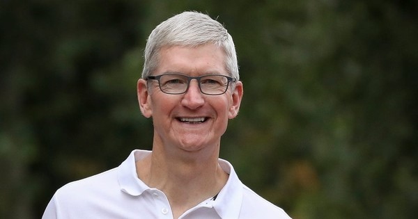 Tiết lộ về cuộc sống kín tiếng của CEO Apple Tim Cook