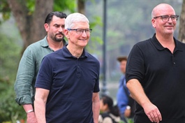 ​Apple CEO Tim Cook arrives in Vietnam, expects to raise spending on local suppliers