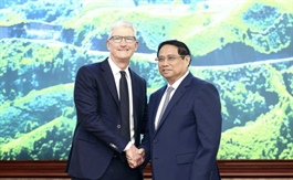 ​Prime minister requests Apple to help Vietnam with green growth