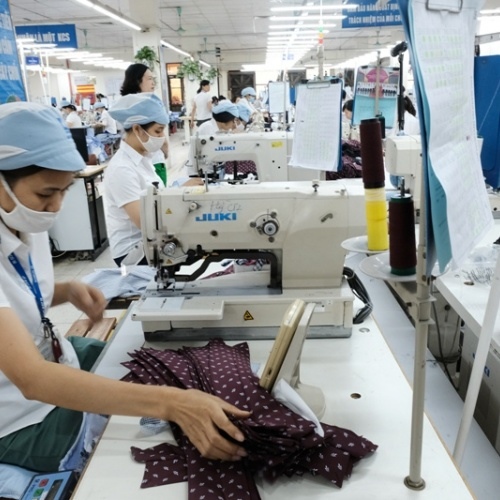 As orders rise, Vietnamese textile firms see better prospects in 2024
