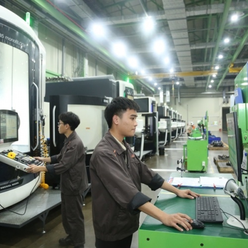 Vietnam’s manufacturing sector returns to growth in April