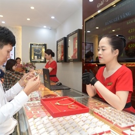 Vietnam c.bank to continue auctioning gold