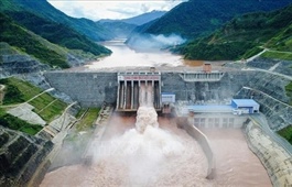 Experts urge to develop hydropower resource