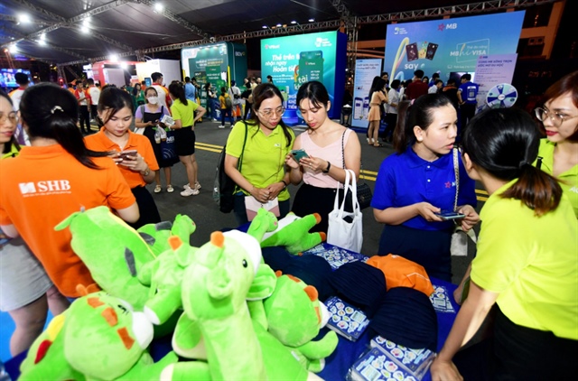 ​Big discounts offered for online payments to back Cashless Day in Vietnam