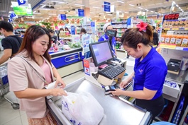 ​Big discounts offered for online payments to back Cashless Day in Vietnam
