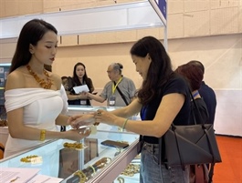 HCM City hosts international jewellery expo