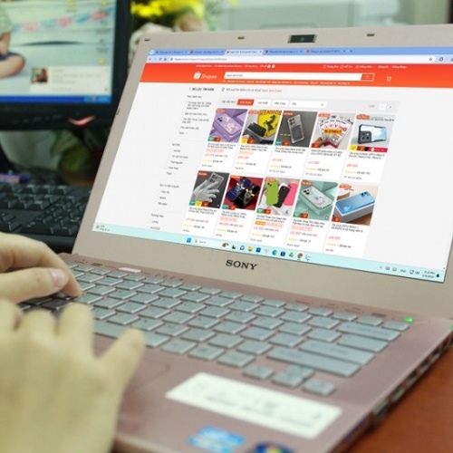 Hanoi earns nearly US$390m from taxing e-commerce