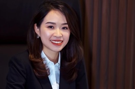 ​Youngest chairwoman in Vietnam's banking system steps down by choice