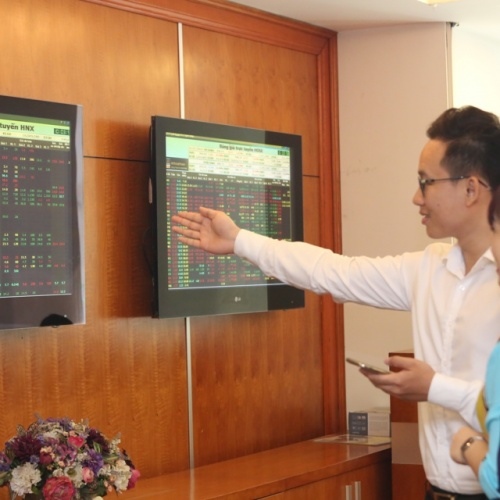 Vietnam’s stock market set for strong year-end growth