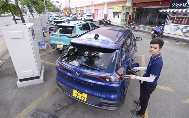 Customers test BYD cars in Thu Duc City, Ho Chi Minh City on July 18, 2024. Photo: T.T.D./ Tuoi Tre