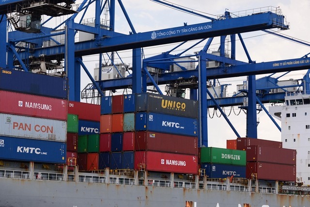 Logistics, cảng biển là những ngành dịch vụ mà TP HCM sẽ tập trung đầu tư. Ảnh: HOÀNG TRIỀU