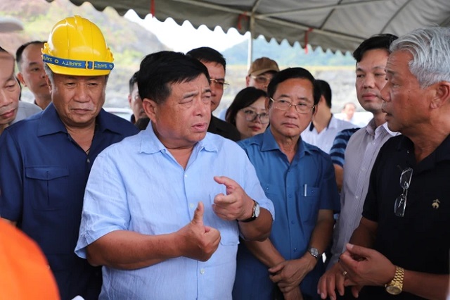 Minister Nguyen Chi Dung