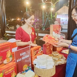 Tay Ho hosts trade promotion and cultural festival